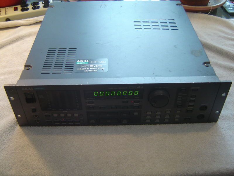 Akai DR4d HD200, 4 Track Digital Hard Disc Recorder  