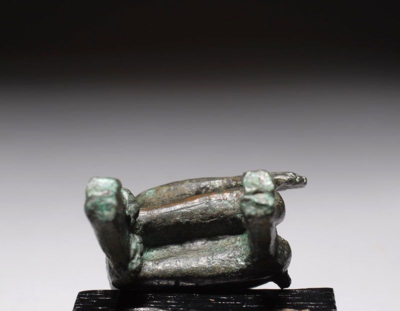 very rare ancient Egyptian bronze statue of a kneeling Pharaoh 