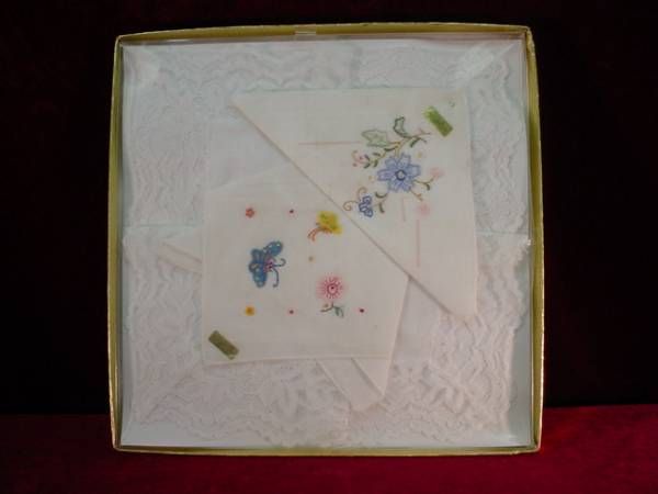 Vintage Hankies Handkerchief Original Box of 3  