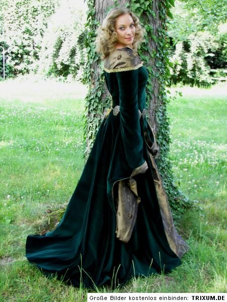 Für dieses einmalig schöne Endoras Stables Dress von Eowyn wurden 