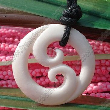 BONE CARVED NZ MAORI KORU PENDANT NECKLACE (8122014)  