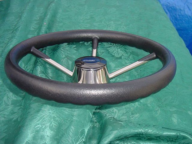 BOSTON WHALER STAINLESS STEEL STEERING WHEEL 13.5 BLACK FOAM FINGER 