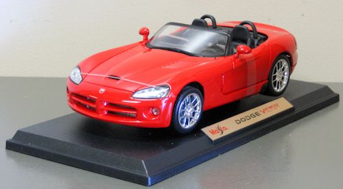 Dodge Viper SRT 10 Diecast Model   Maisto Red 118  