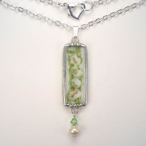 VTG LILY OF THE VALLEY NECKLACE BROKEN CHINA JEWELRY BY CHARMEDWARE 