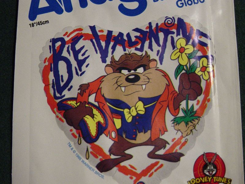 18 Be Mine Tazmanian Devil Valentine Mylar Balloon  