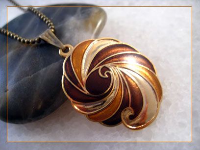 Gold Plated Cloisonne Enamel Spiral Charm Fashion Pendant Necklace 