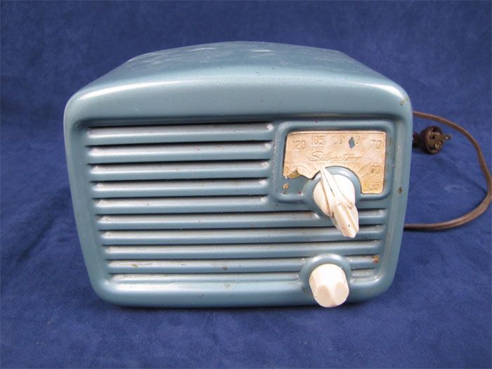 Vintage  Silvertone Tube Radio 6002 Blue Midget  