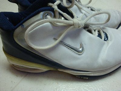 NIKE High Top Basketball Athletic Shoes size 7.5 White Blue Leather 