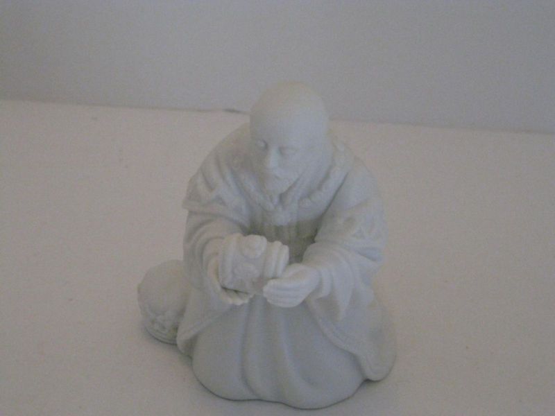 AVON NATIVITY MAGI MELCHIOR WHITE PORCELAIN FIGURINE  