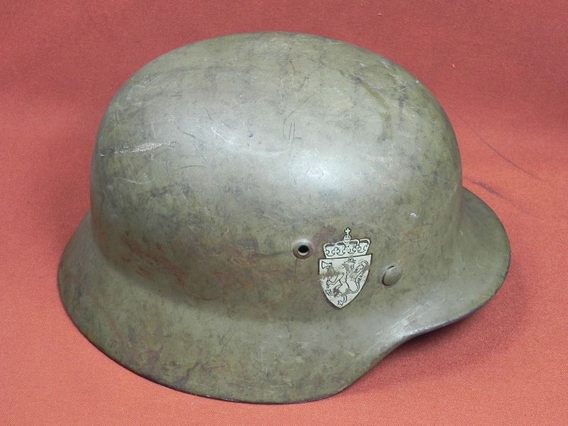 Post WW2 German Germany Made Model 40 Norwegian Norway Crest Helmet 
