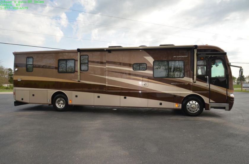 TODAY WE ARE AUCTIONING OFF A GORGEOUS 2006 RV. IT IS IN EXCELLENT 