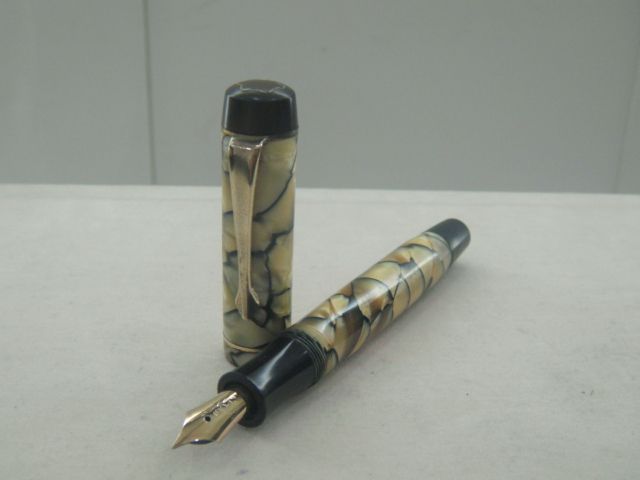 Montblanc Vintage 326 Pearl & Black Marbled RARE  