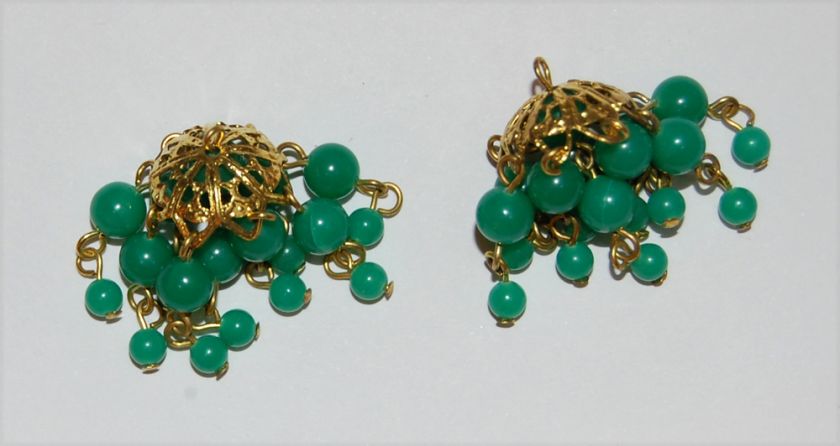 VINTAGE 2 COUNT GREEN CLUSTER BELL CHANDELIER GLASS DANGLE BEADS 25mm 