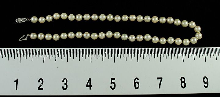 NICE 14K WHITE GOLD PEARL STRAND NECKLACE MODERN  