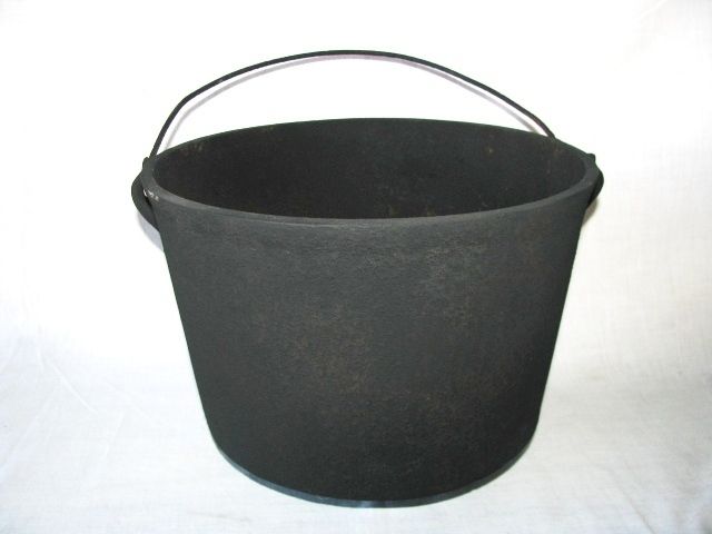 ANTIQUE CAST IRON KETTLE CAULDRON HANGING UNIQUE POT  