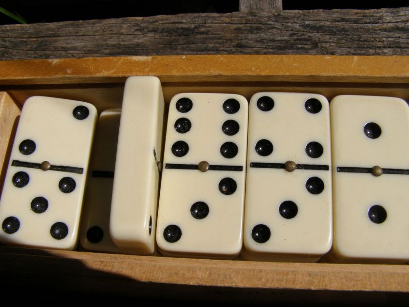 VINTAGE WHITE ONYX GEMSTONE DOMINOES DOUBLE SIX WOODEN BOX SET  