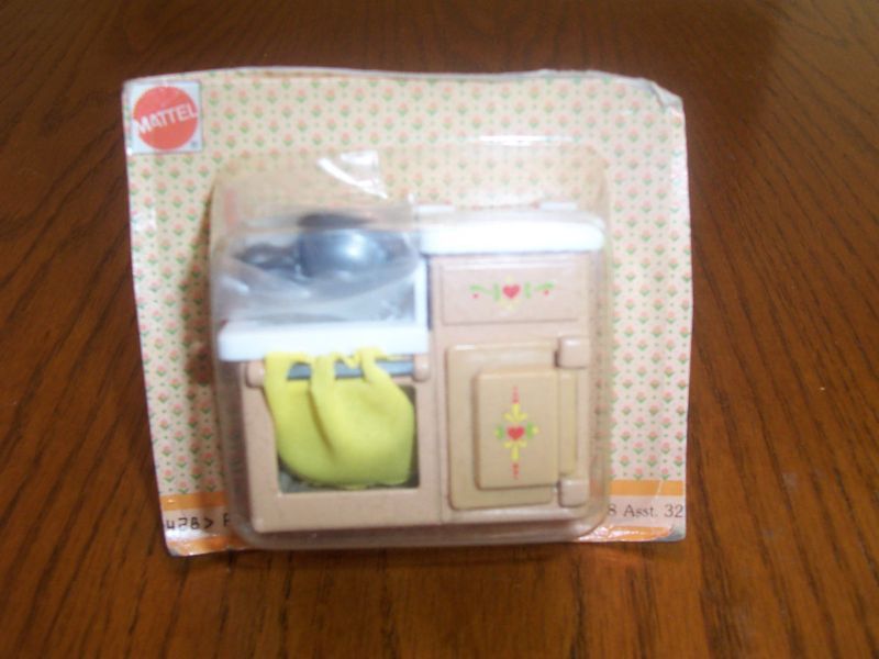 Mattel The Littles Dollhouse Kitchen Sink / Ice Box New  