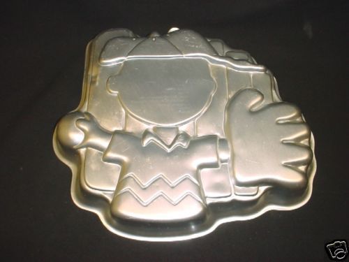 Wilton CHARLIE BROWN cake pan BASEBALL PEANUTS mold tin  