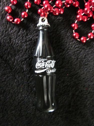 COCA COLA CLASSIC BOTTLE MARDI GRAS BEAD COKE (B895)  